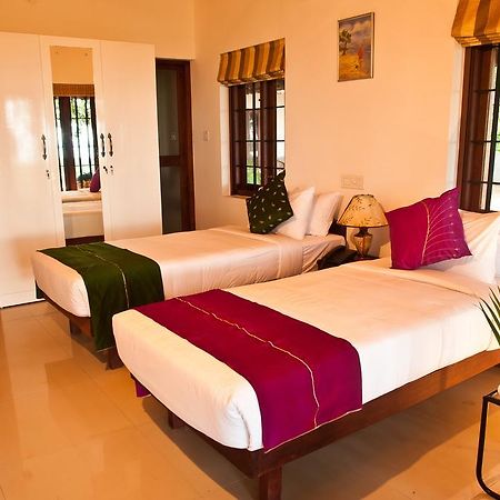 Saro Lake County Kumarakom Buitenkant foto