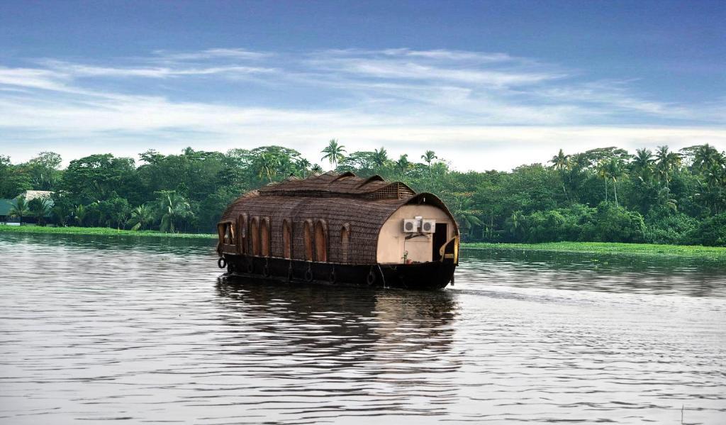 Saro Lake County Kumarakom Buitenkant foto