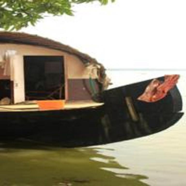 Saro Lake County Kumarakom Buitenkant foto