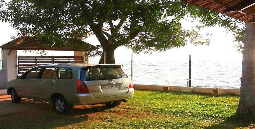 Saro Lake County Kumarakom Buitenkant foto