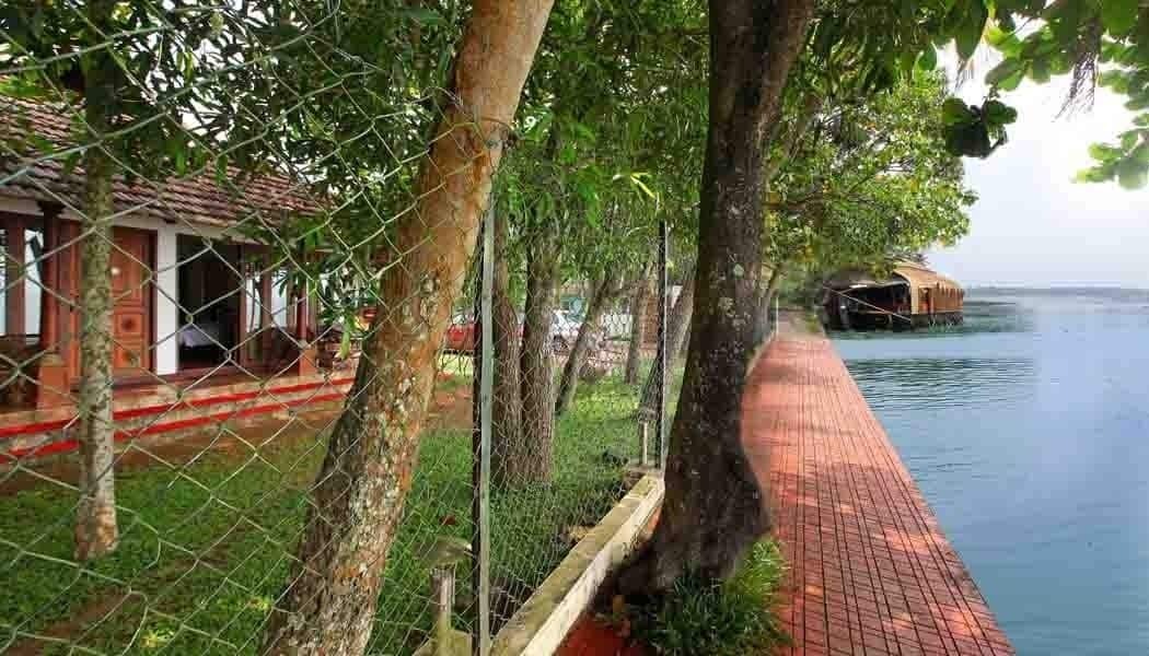 Saro Lake County Kumarakom Buitenkant foto