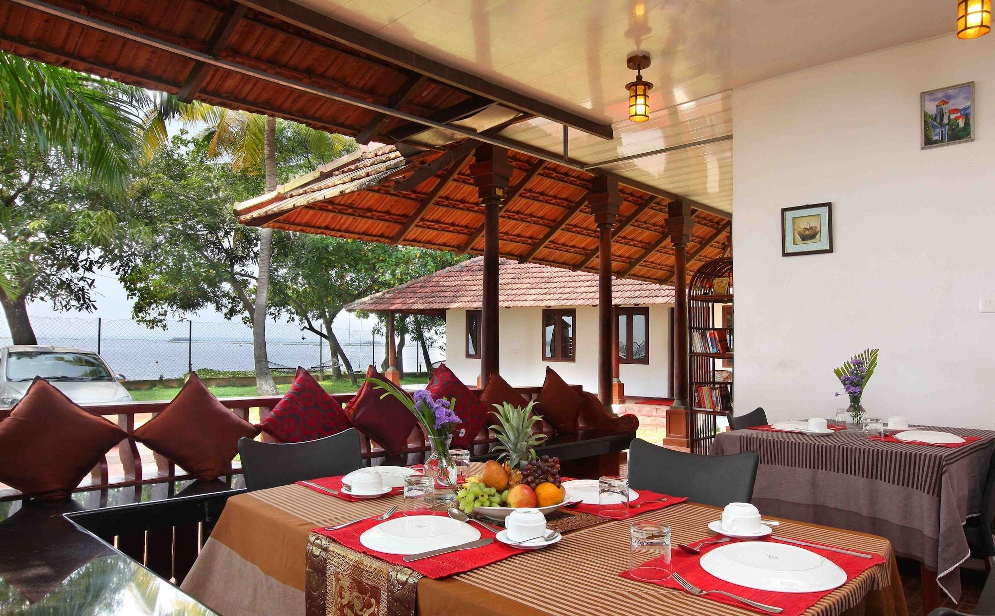 Saro Lake County Kumarakom Buitenkant foto
